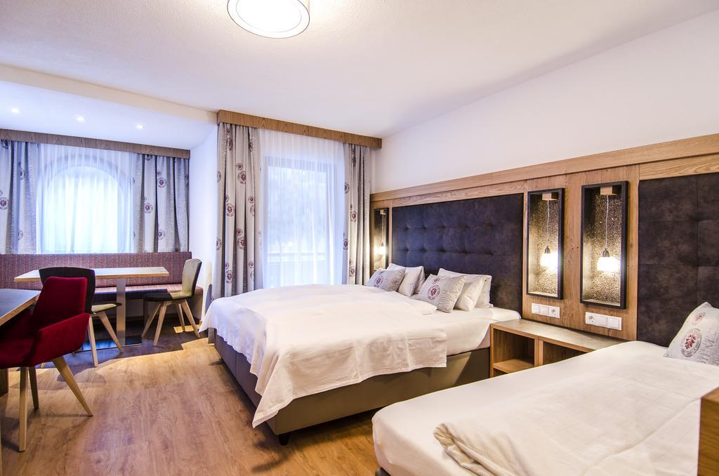 Versalerhof Ischgl Exteriör bild